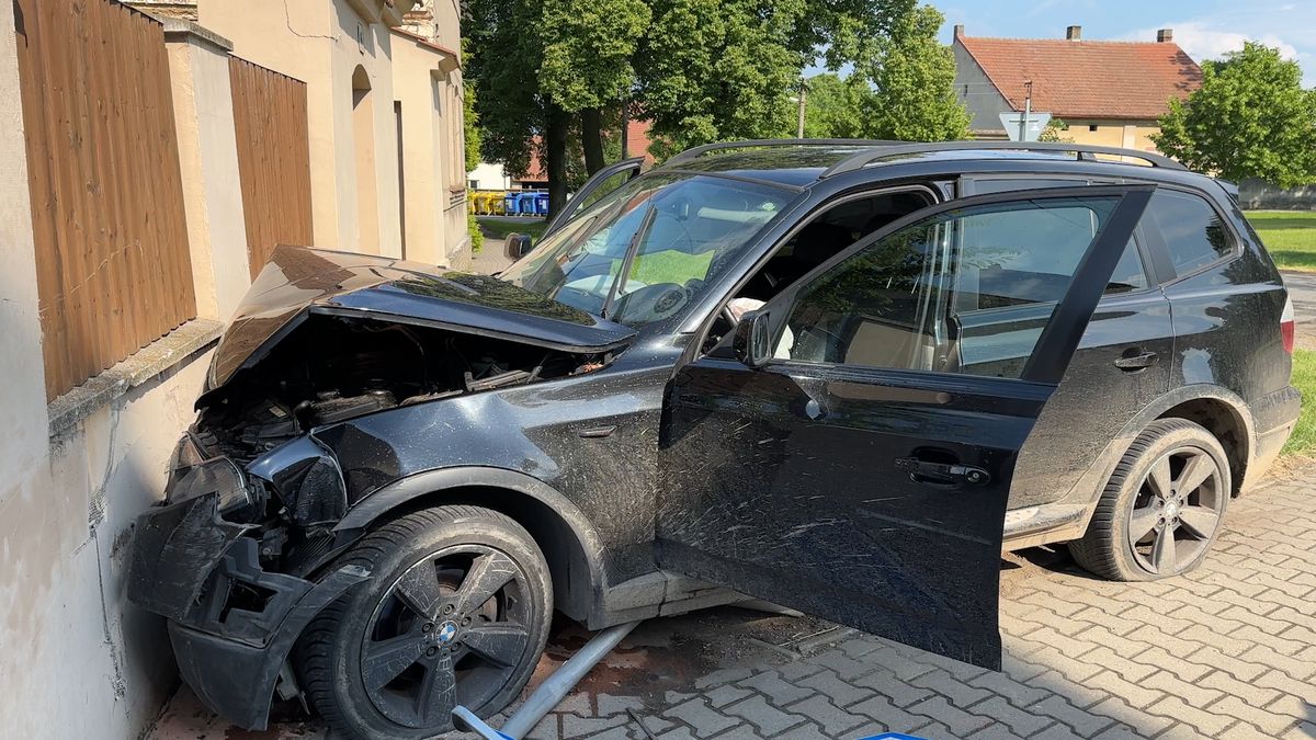 Vězni ukradli u Prahy auto. Policistům neujeli